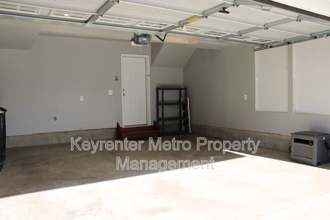 Building Photo - 2736 Pinebrook Rd