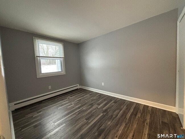 Building Photo - 142 Meridian St