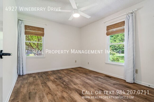 Building Photo - 4927 Wineberry Dr