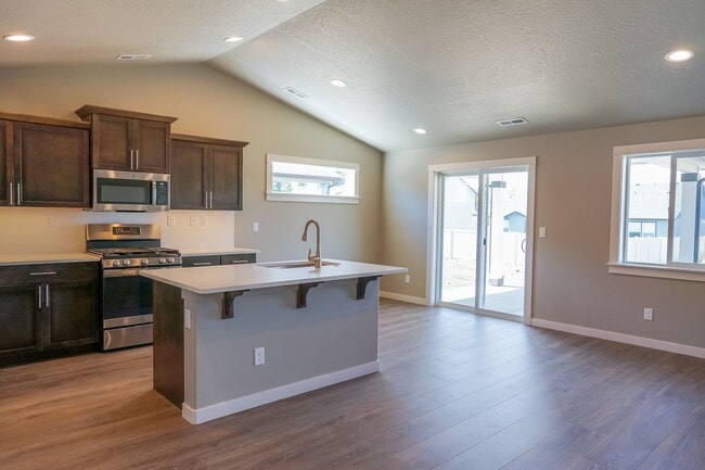 Building Photo - 3 Bedroom, 2 Bath Home  Built in 2022 - Po...