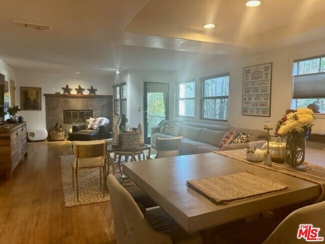 Building Photo - 126 Galleon St