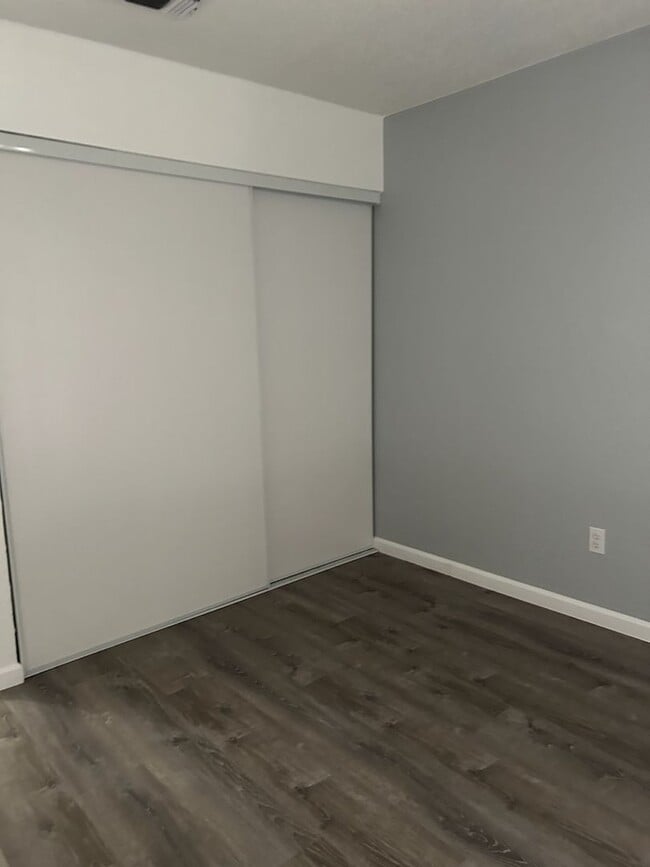 Building Photo - 3 bedroom 3 bath home