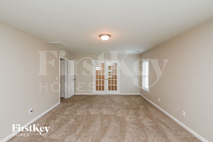 Building Photo - 2424 Coneflower Dr