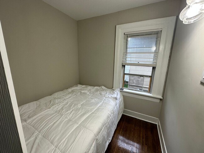 Building Photo - 58-60 Woodlawn St