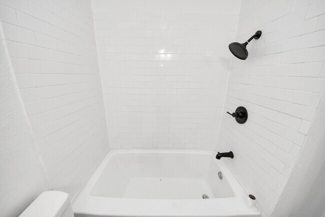 Building Photo - 4519 Reynaldo Dr