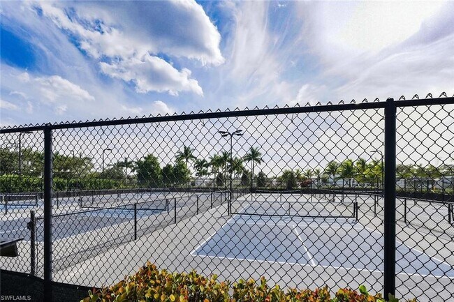 Building Photo - 28044 Sanibel Sands St