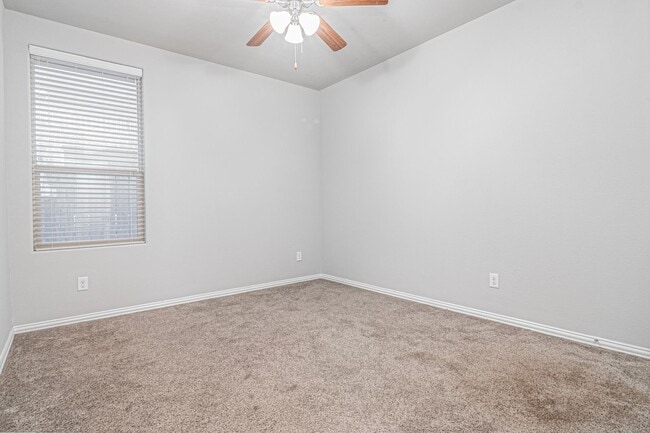 Building Photo - 819 Pentagon Rd