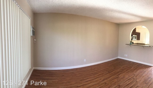 Building Photo - 271 Parke St