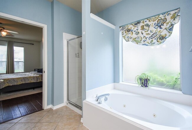 Building Photo - 2403 Echo Harbor Dr