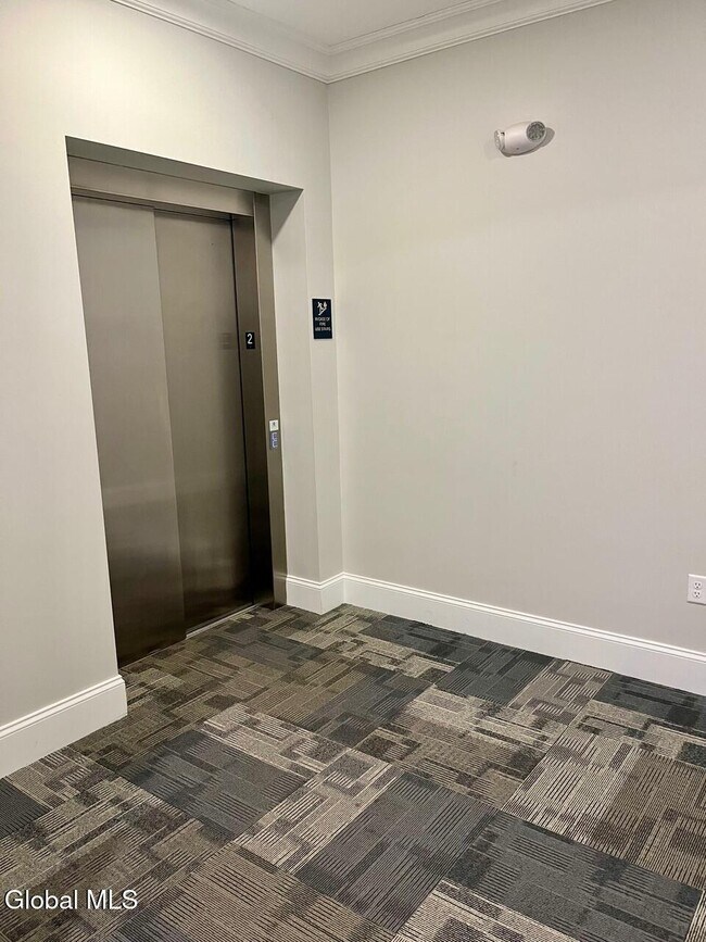 Building Photo - 77 Van Dam St