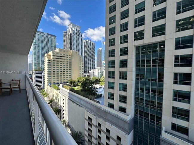 Building Photo - 1200 Brickell Bay Dr