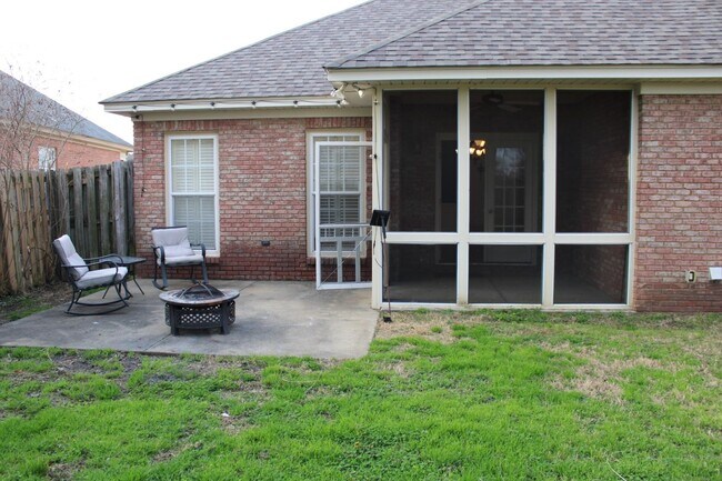 Building Photo - Home for Rent in Deer Creek!