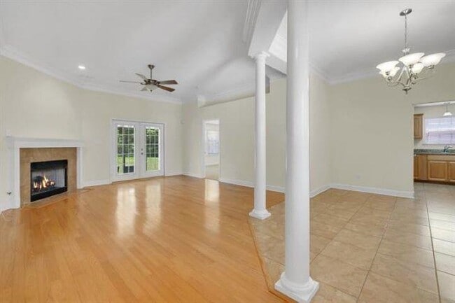 Building Photo - 10737 Sycamore Ridge Ln