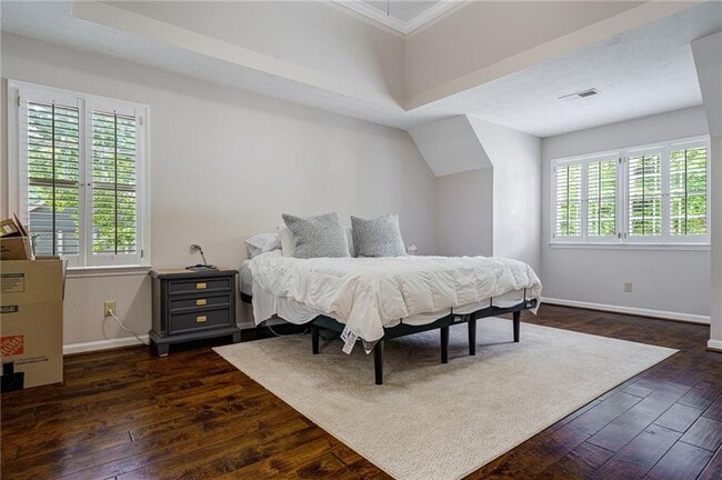 Building Photo - 8895 Club River Dr