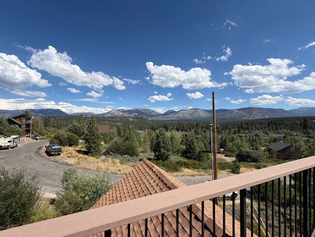 Building Photo - 799 Lookout Point Cir