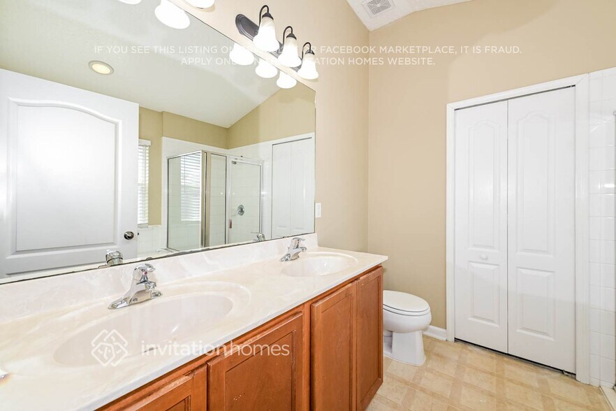 Building Photo - 9098 Gloucestershire Ct