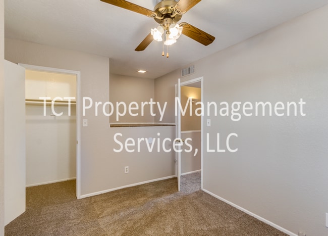 Building Photo - Updated 2 bedroom in Tempe!