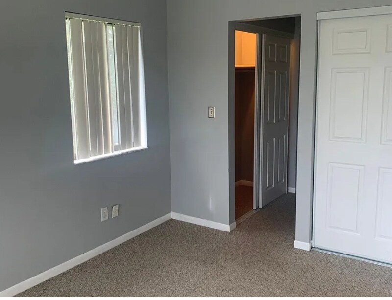 Building Photo - 770 NW Fork Rd