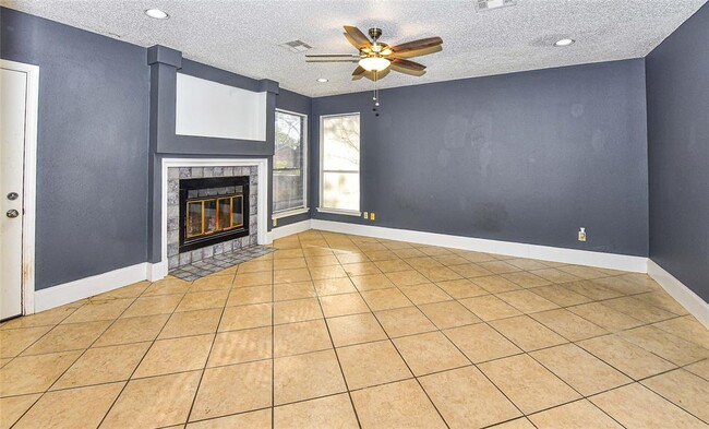 Building Photo - 2108 Waterway Bend