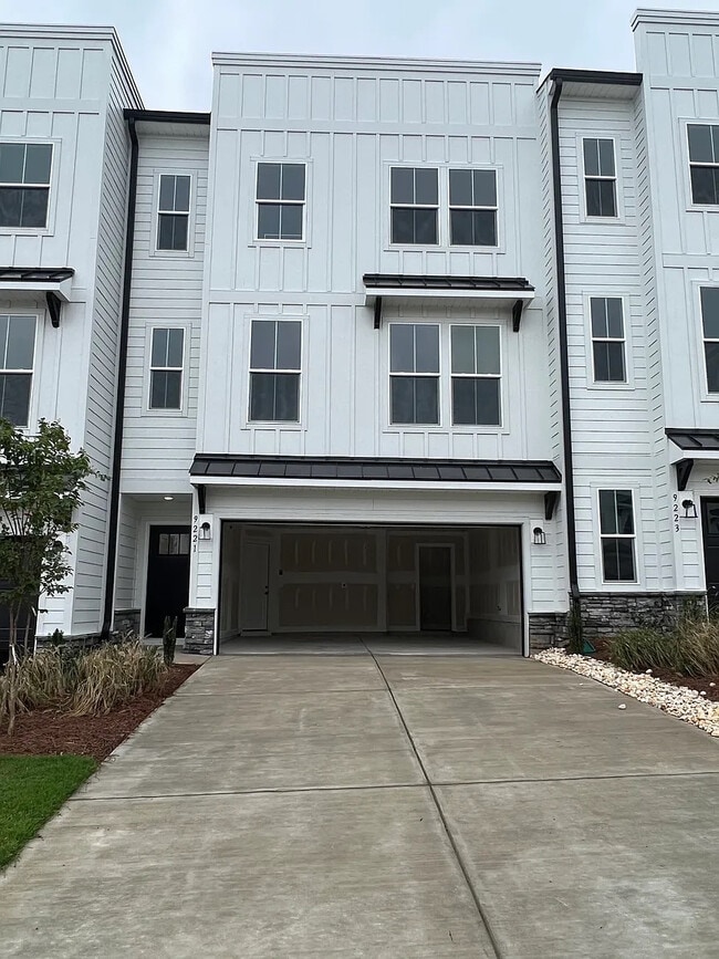 Building Photo - 9221 Walnut Hl Rd NW