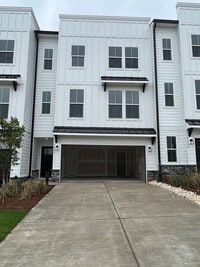 Building Photo - Room in Townhome on Walnut Hl Rd NW