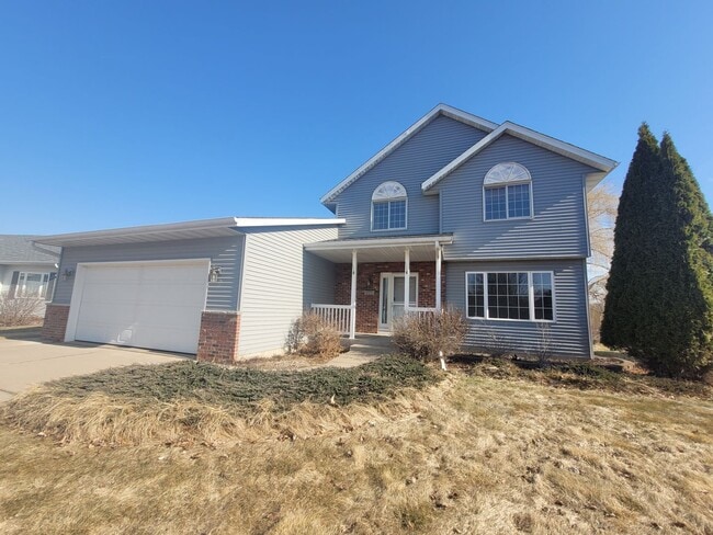 Building Photo - 2255 Vesterheim St