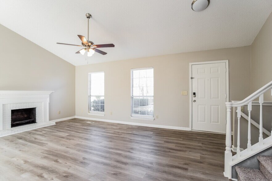 Building Photo - 5003 Jade Ct