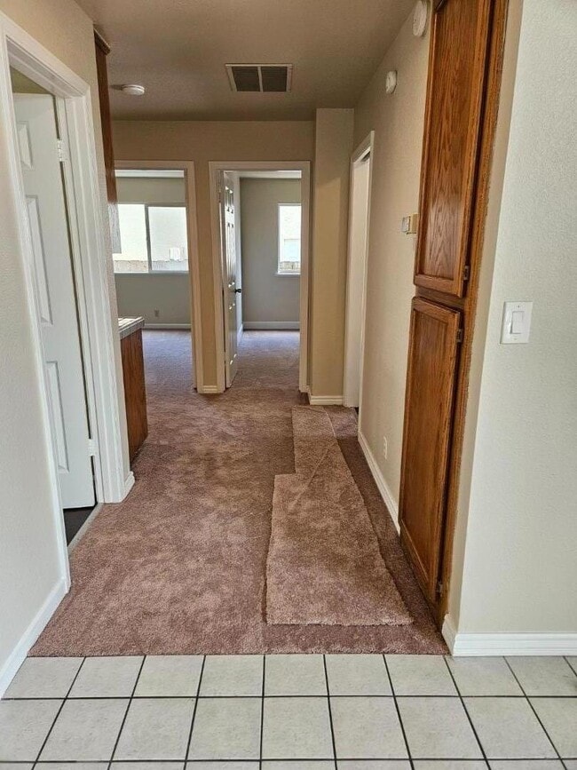 Building Photo - 1000 Peach Ct