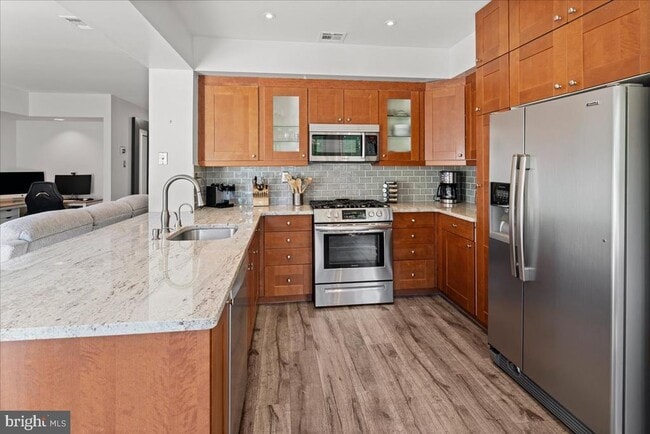 Building Photo - 9 Cromwell Ct