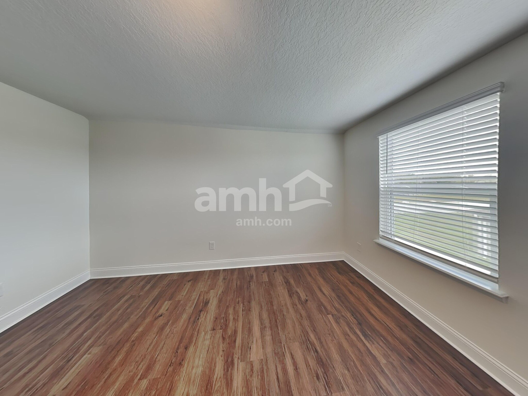 Building Photo - 1002 Summer Stone Lp