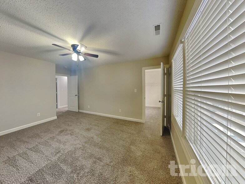 Building Photo - 5330 Basin Park Dr