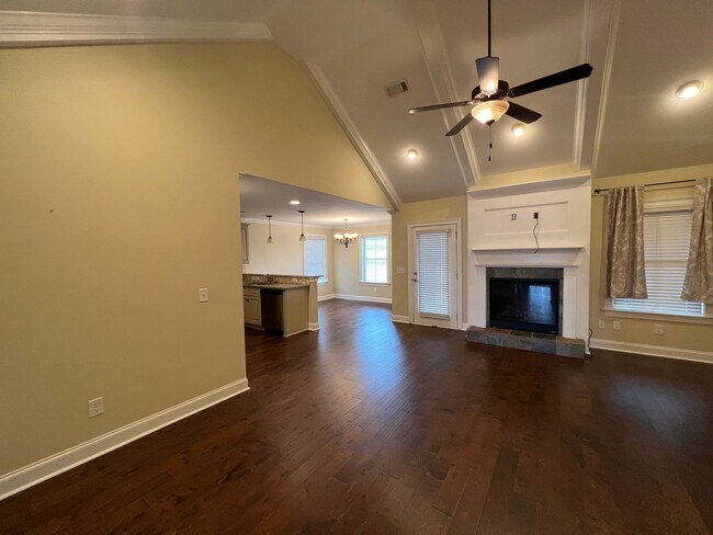 Building Photo - Beautiful Prattville Home