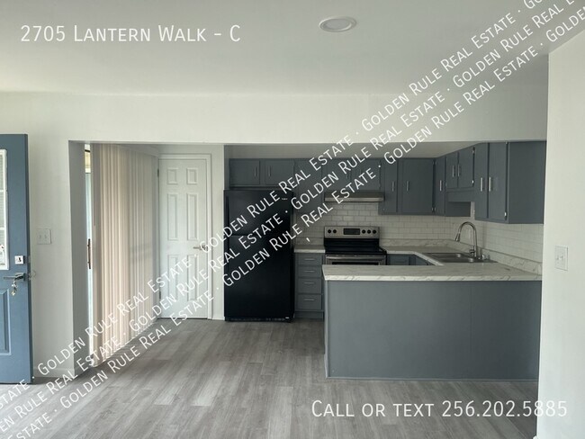 Building Photo - 2705 Lantern Walk SE