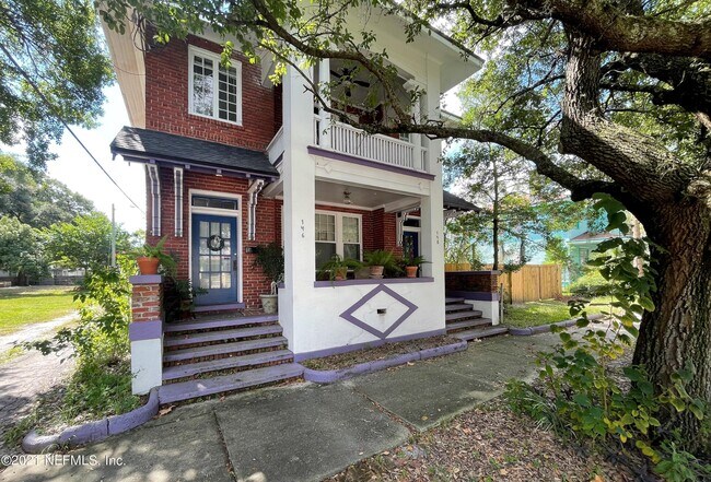 Building Photo - 148 W 6th St