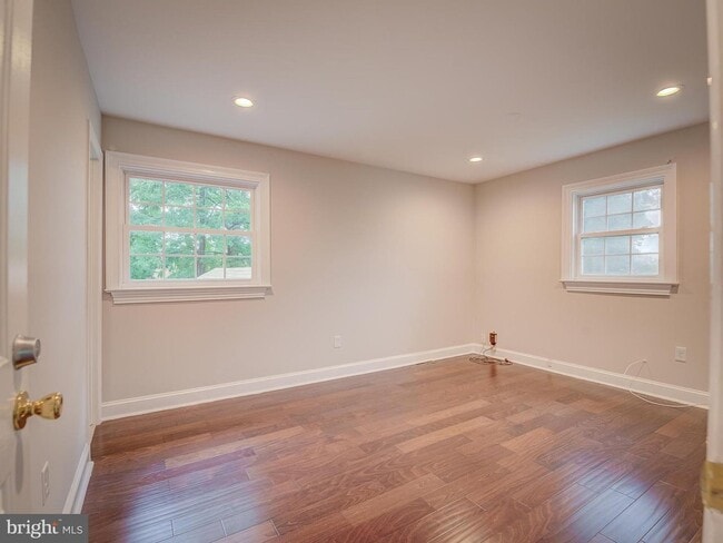 Building Photo - 10108 Lomond Dr