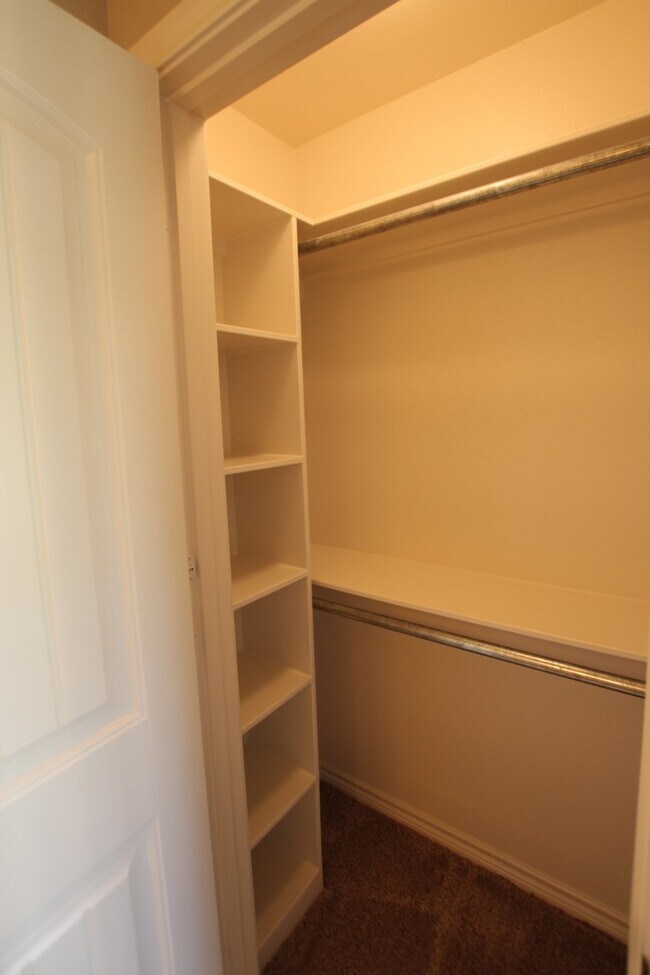 Building Photo - Coming Soon! Luxurious 3 Bed 2.5 Bath Rent...