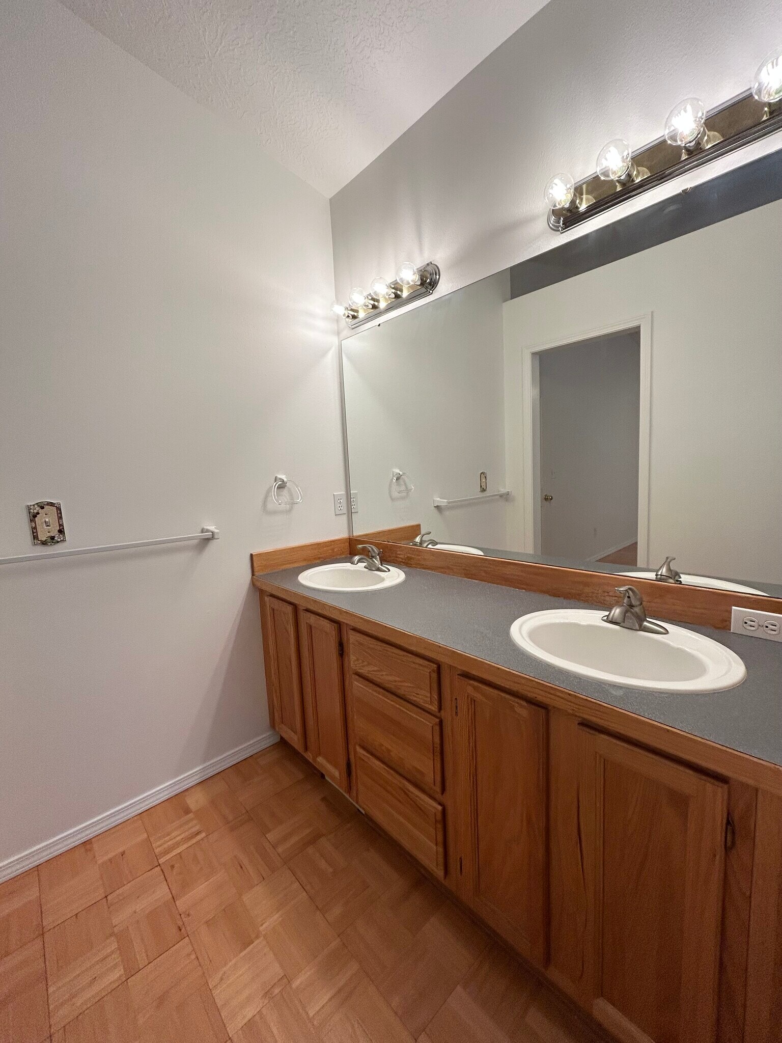 Building Photo - 5686 S Olearia Pl