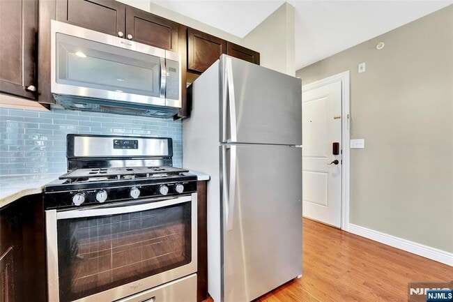 Building Photo - 210 Hackensack St