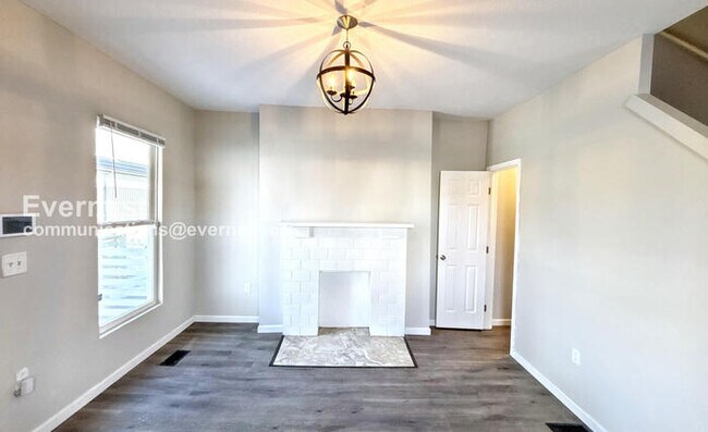 Building Photo - 37 S Yale Ave