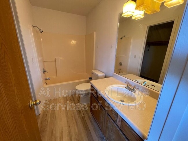 Building Photo - 5543 S Walnut Hill Ave