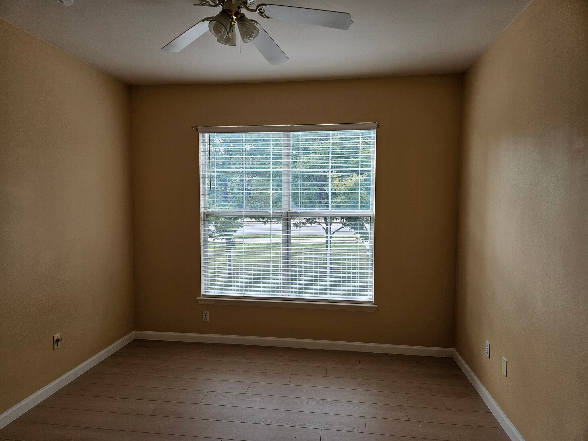 Building Photo - 7442 S Quail Cir