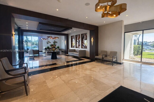 Building Photo - 20505 E Country Club Dr