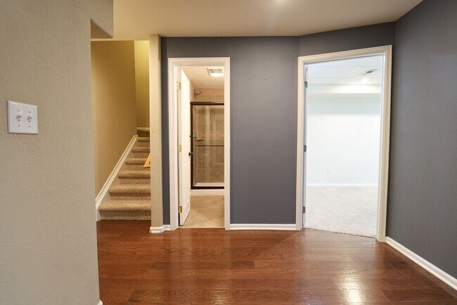 Building Photo - Beautiful Updated Town Home in Fort Collins