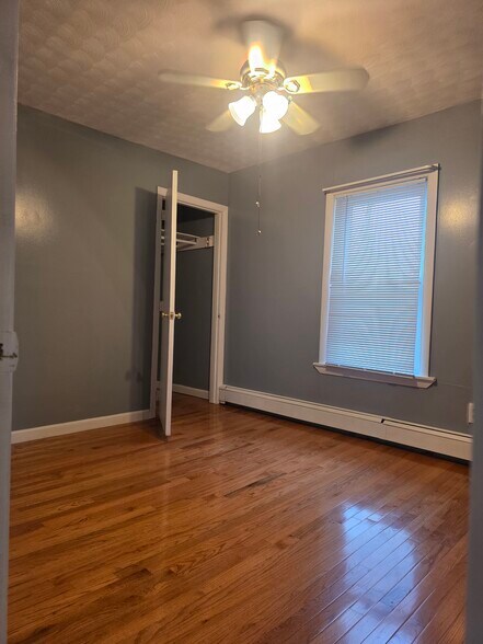 Building Photo - 63 Oak St