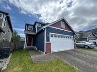 Building Photo - Beautiful 3 bedroom, 2.5 bath House in Puy...