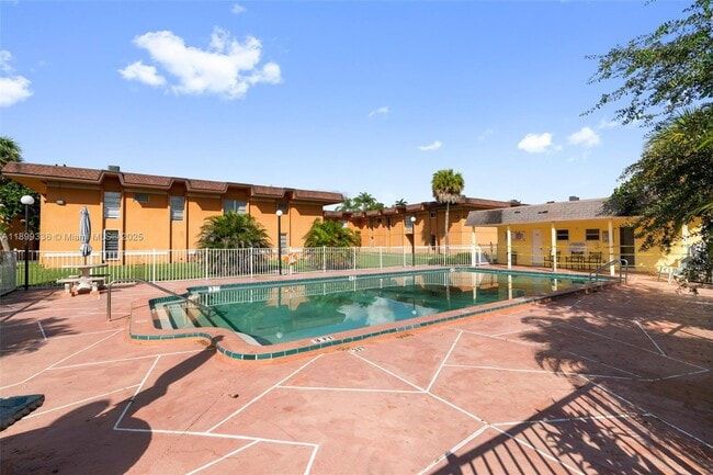 Building Photo - 9405 SW 76th St