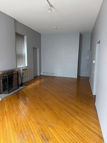 Building Photo - 2130 N Halsted St