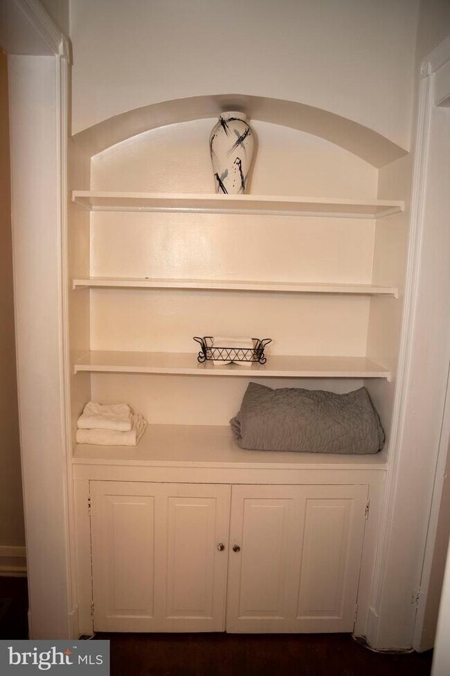 Building Photo - 1543 Northwick Rd