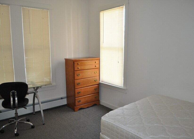 Building Photo - 103 Highland Pl
