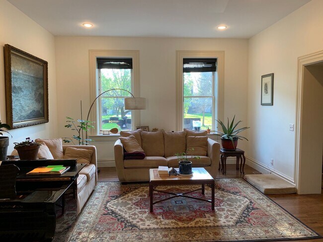 Building Photo - Recently Renovated Historic Mansion in Benton Park